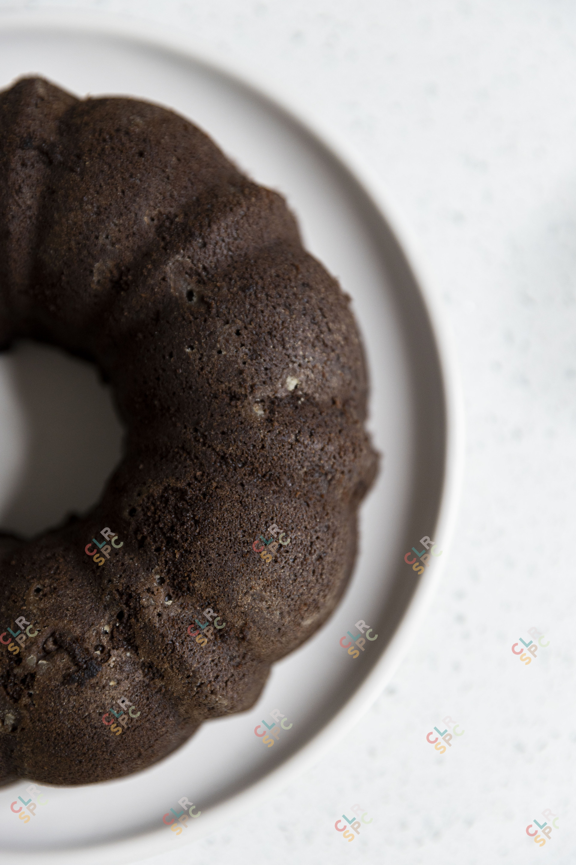 Flaylay of cake before decoration