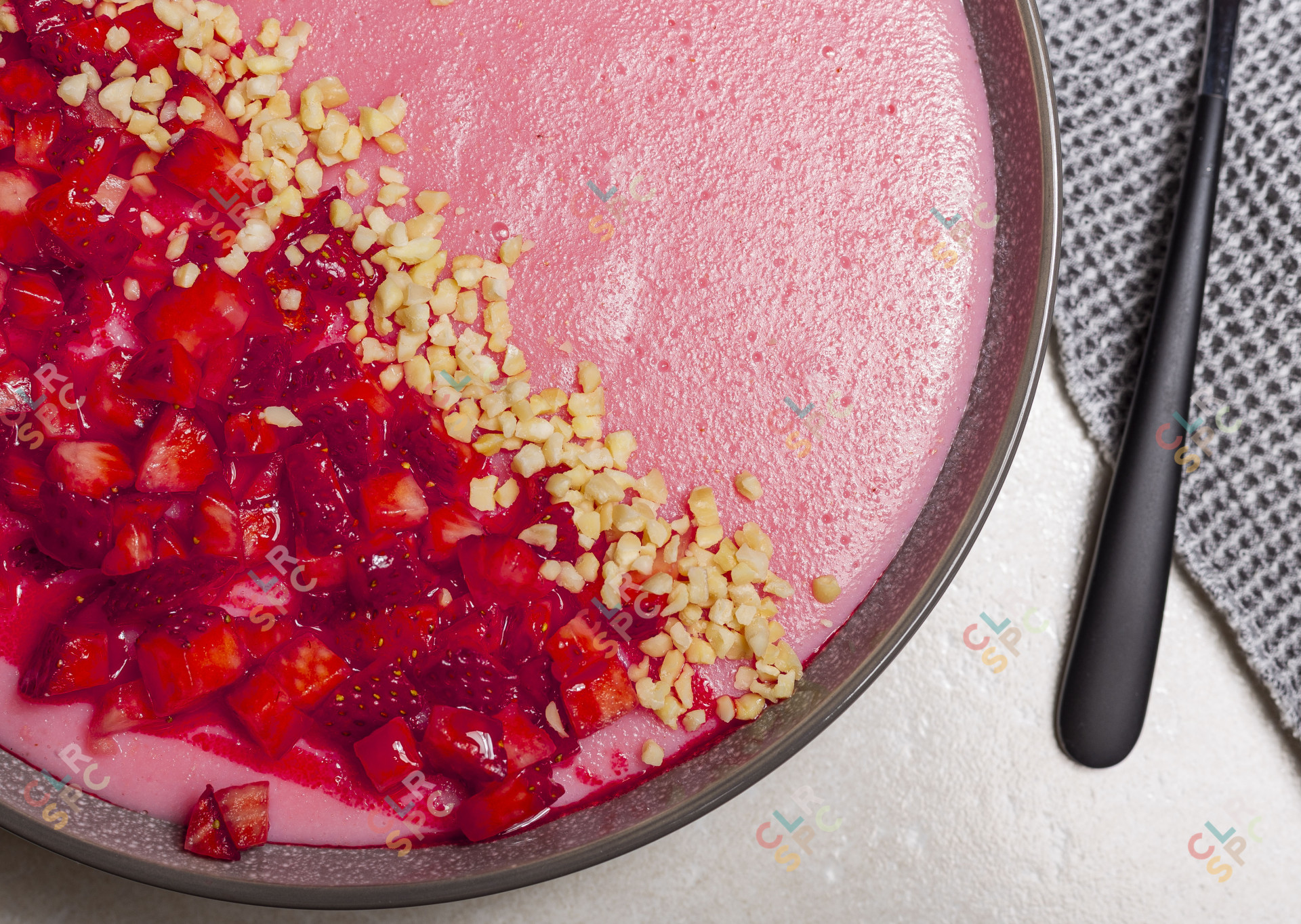 breakfast porridge with strawberries